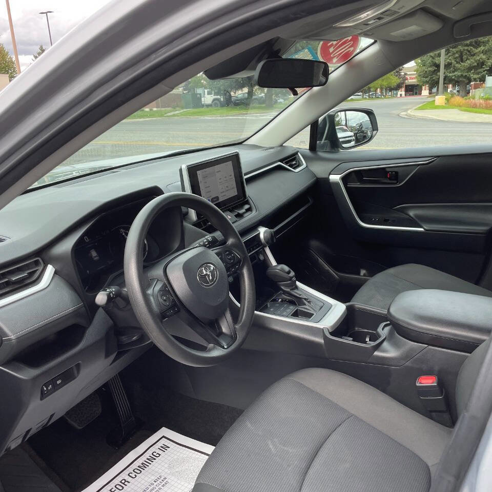 Used 2024 Toyota RAV4 LE image 10