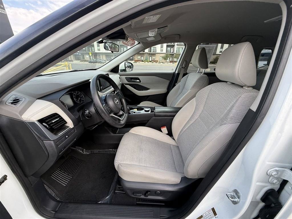 Used 2022 Nissan Rogue SV AWD/4WD image 16