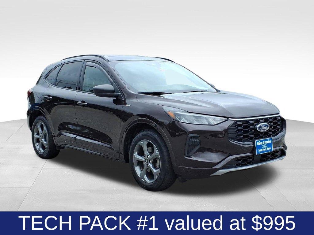 Used 2023 Ford Escape ST-Line w/ Tech Pack #1 AWD/4WD image 3