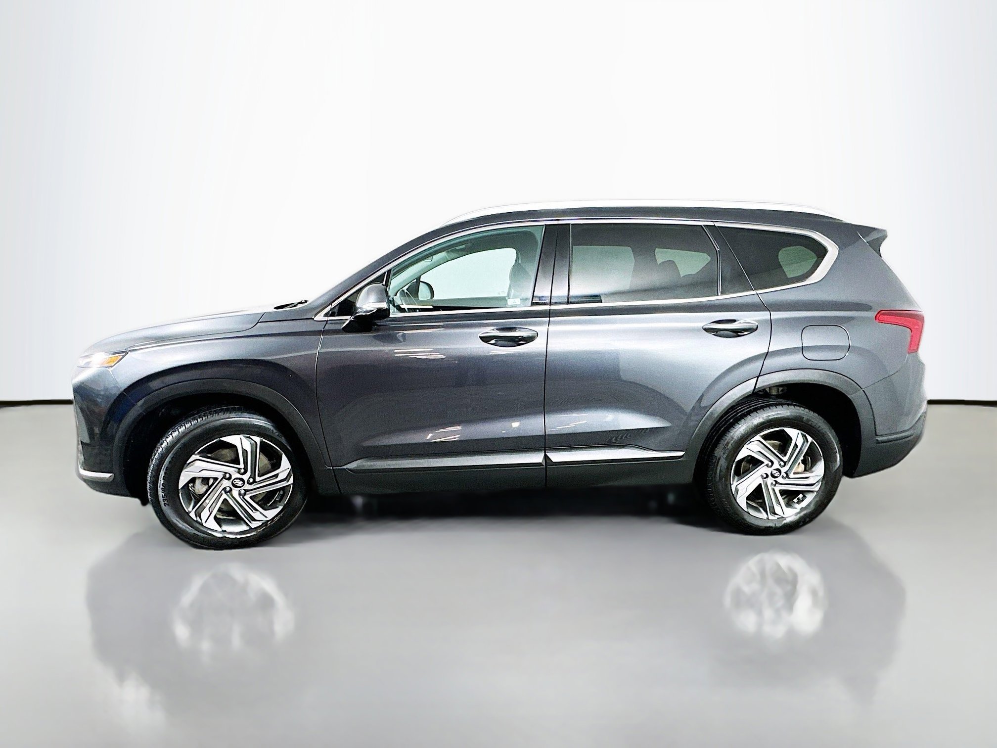 Certified 2023 Hyundai Santa Fe SEL image 4