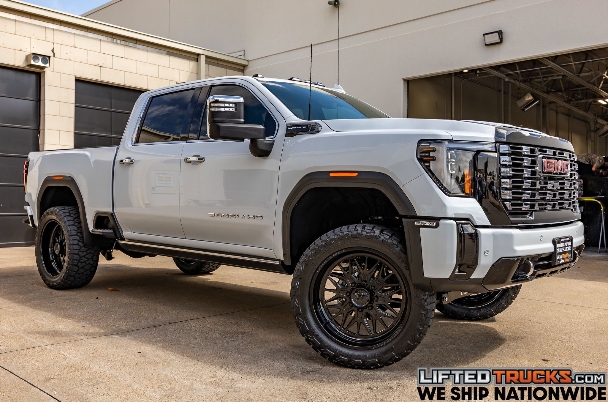 Used 2026 GMC Sierra 2500 Denali Ultimate AWD/4WD image 1