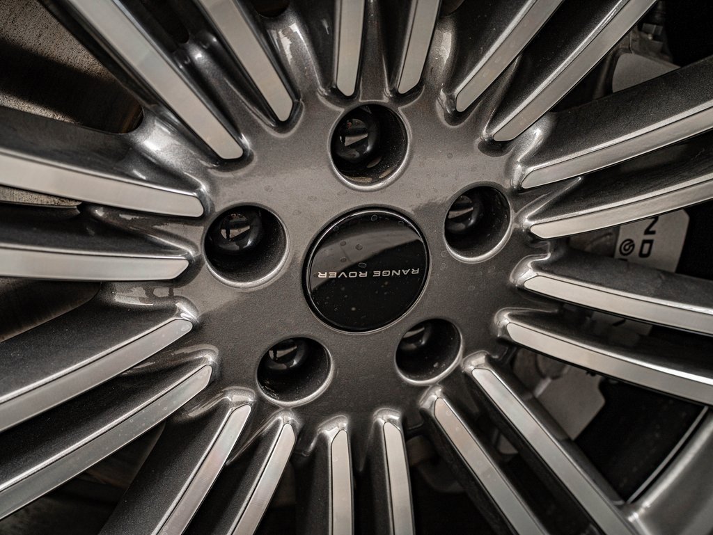 New 2026 Land Rover Range Rover Long Wheelbase SE image 8