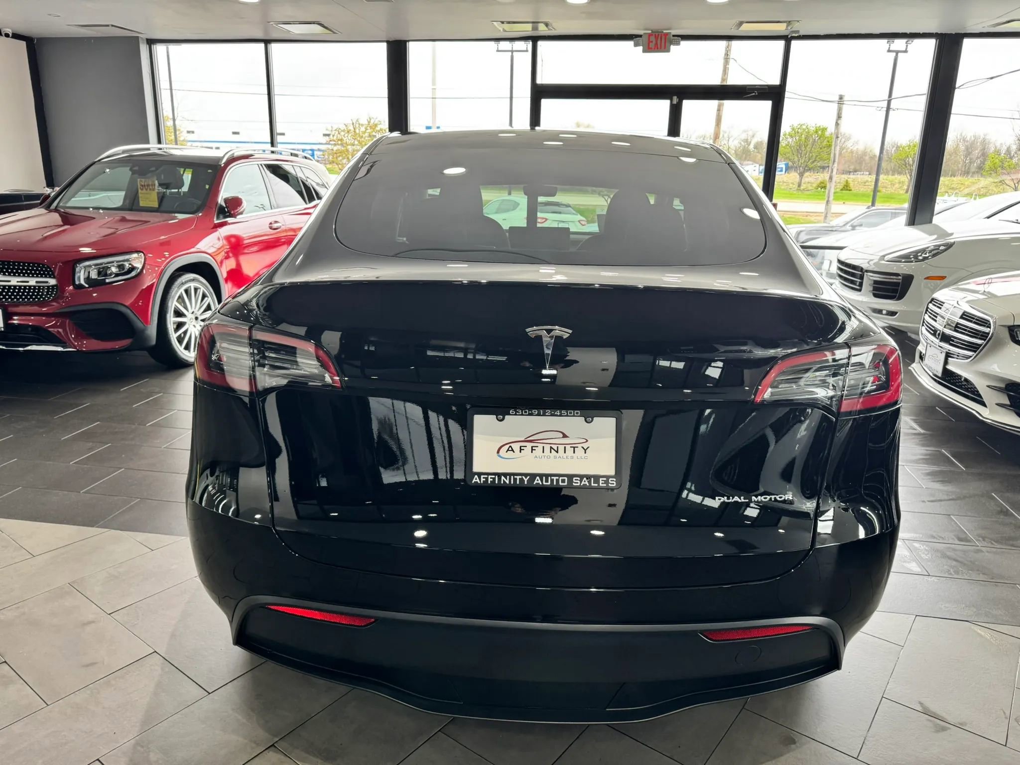 Used 2023 Tesla Model Y Long Range AWD/4WD image 4
