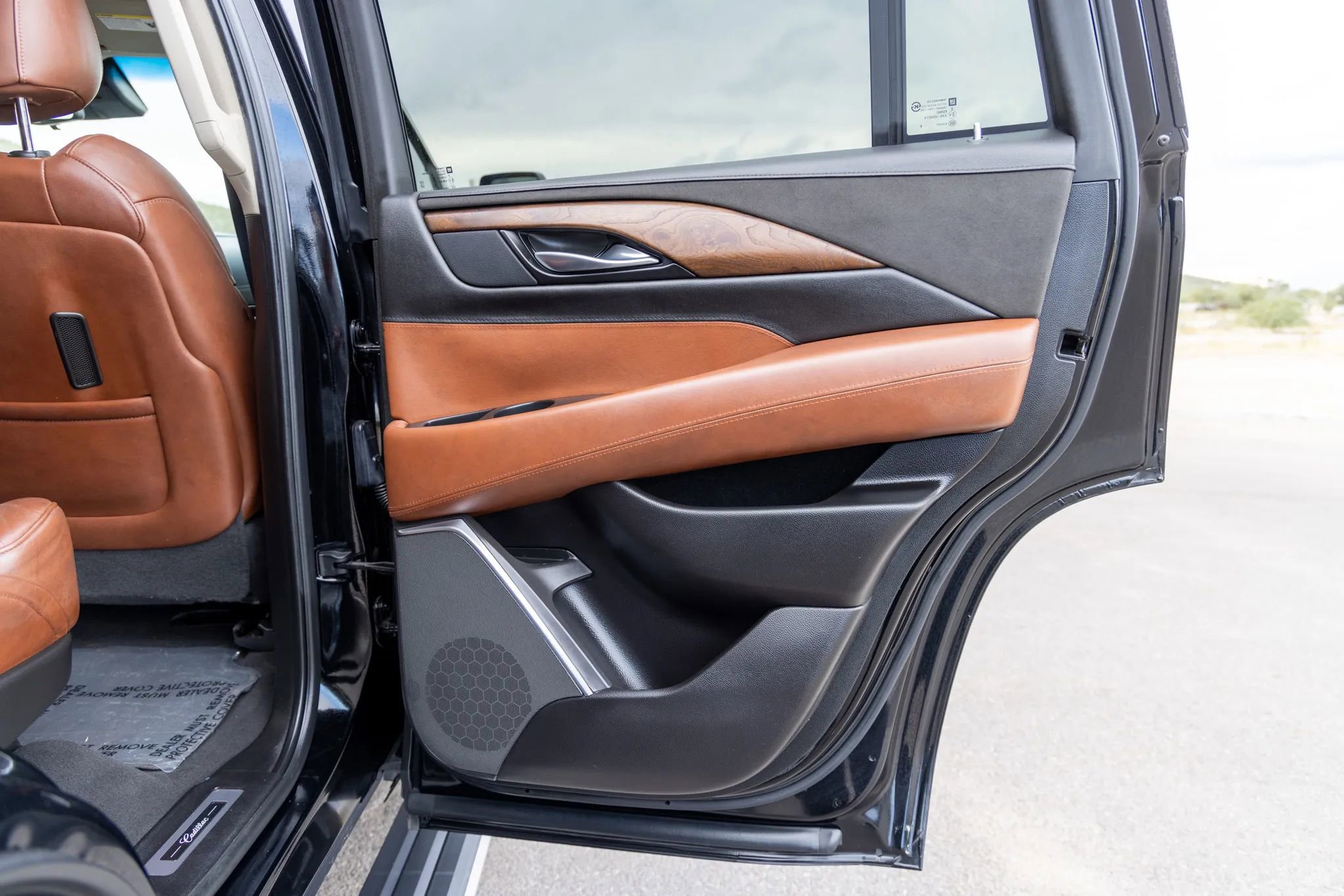 Used 2019 Cadillac Escalade Premium Luxury image 18