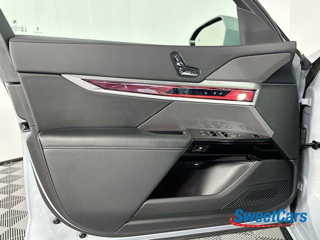 Used 2025 BMW 740i xDrive image 45