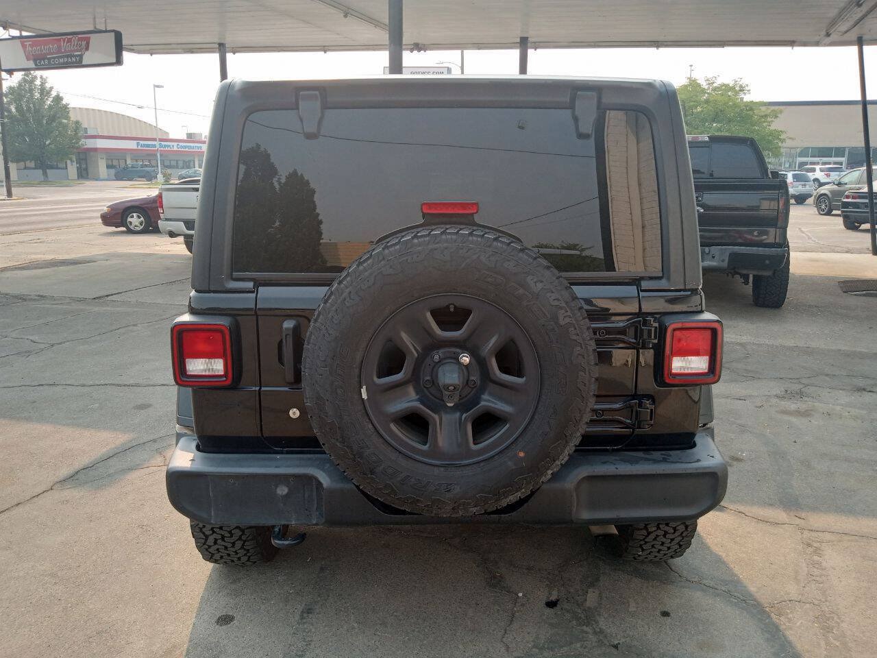 Used 2018 Jeep Wrangler Unlimited Sport AWD/4WD image 5