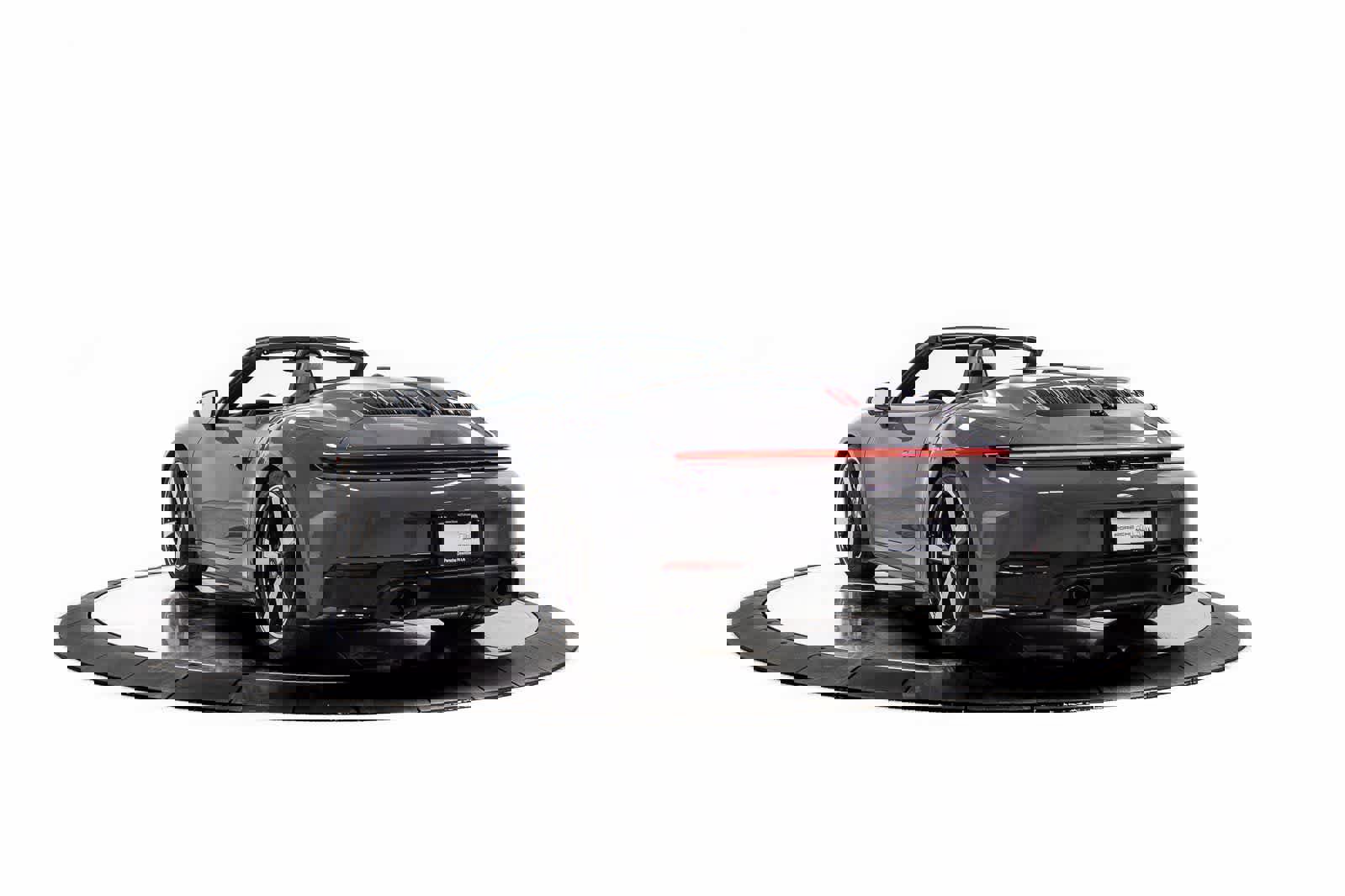 Certified 2025 Porsche 911 Carrera image 3