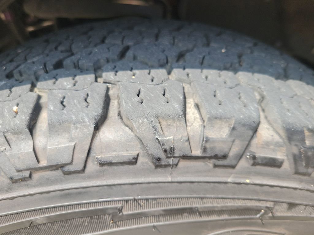 Used 2016 Toyota Tundra SR5 w/ SR5 Upgrade Package RWD image 36