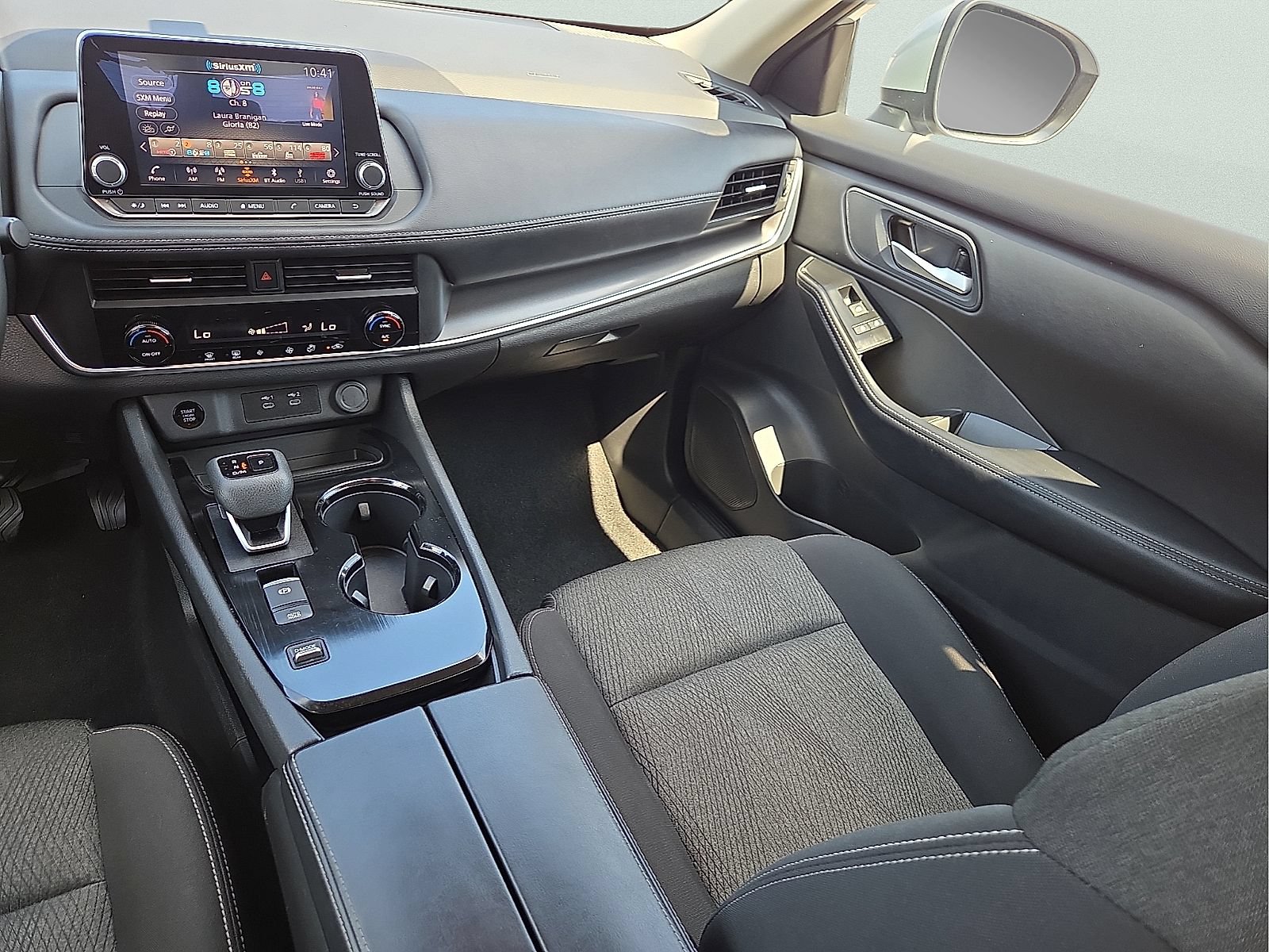 Used 2025 Nissan Rogue SV FWD image 12