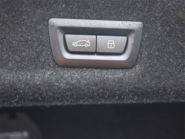 New 2025 BMW 330i Sedan w/ M Sport Package image 16