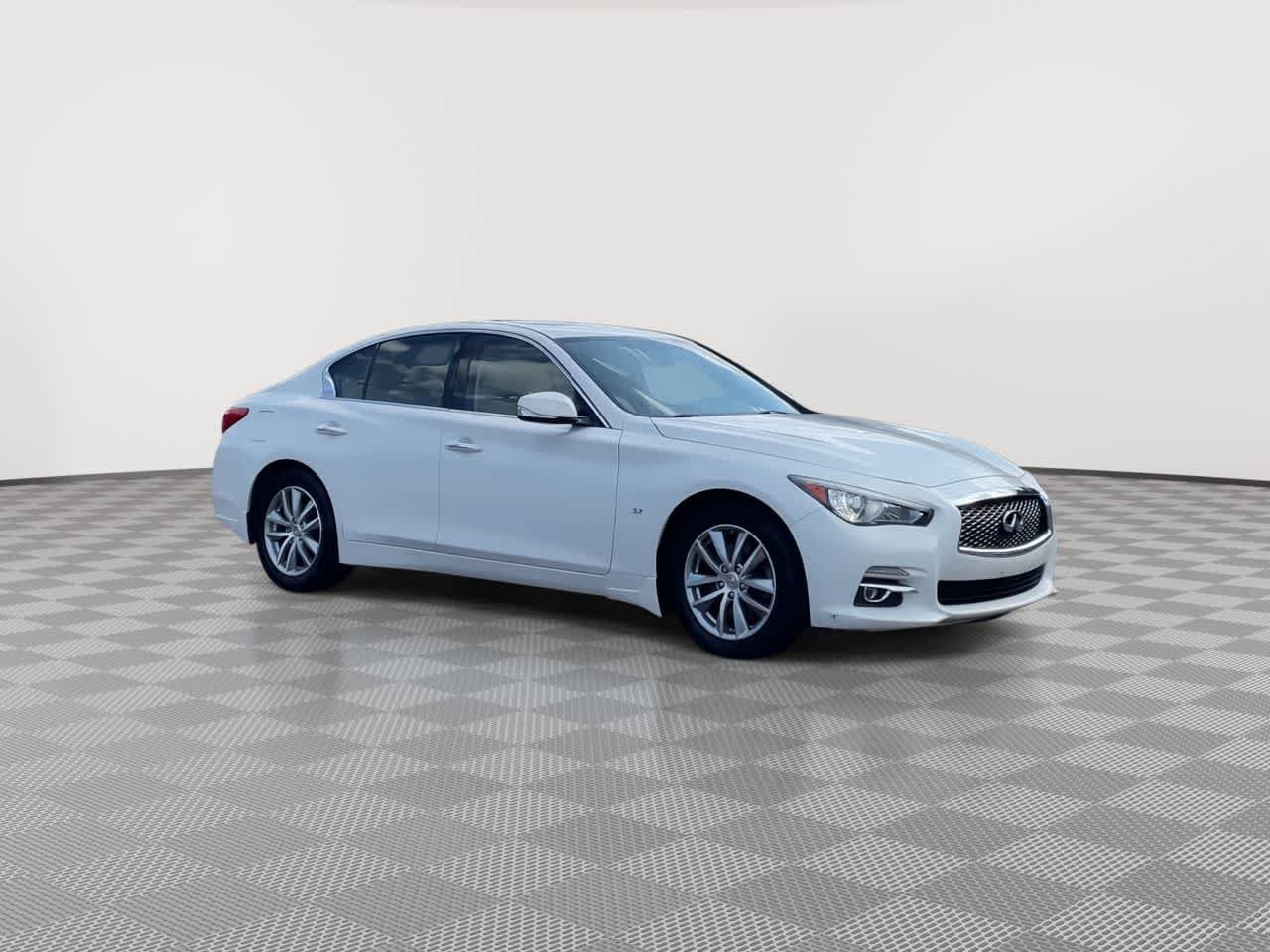 Used 2015 INFINITI Q50 Premium w/ Navigation Package AWD/4WD image 2