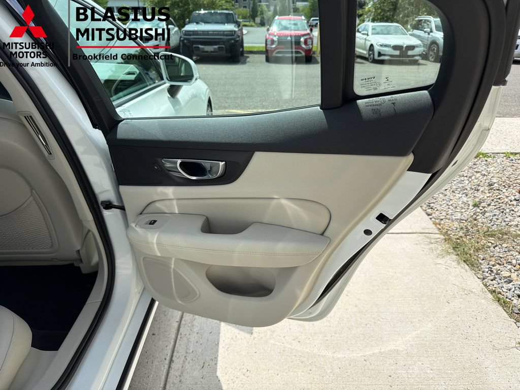 Used 2019 Volvo S60 T5 Momentum w/ Multimedia Package FWD image 52