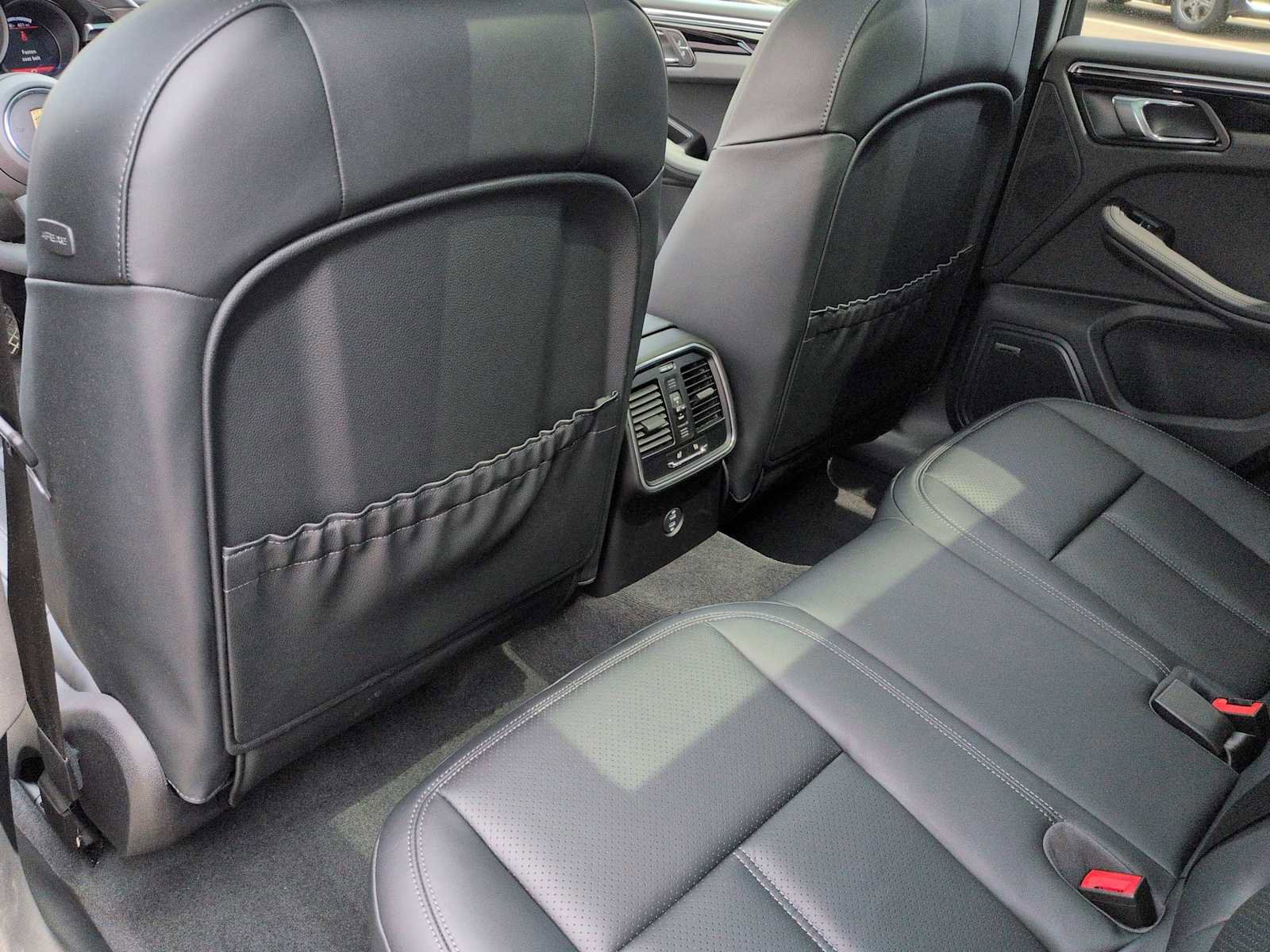 Used 2024 Porsche Macan AWD/4WD image 18