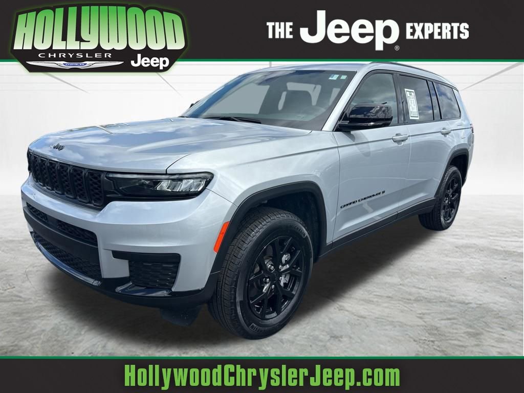 Used 2025 Jeep Grand Cherokee L Altitude RWD image 1