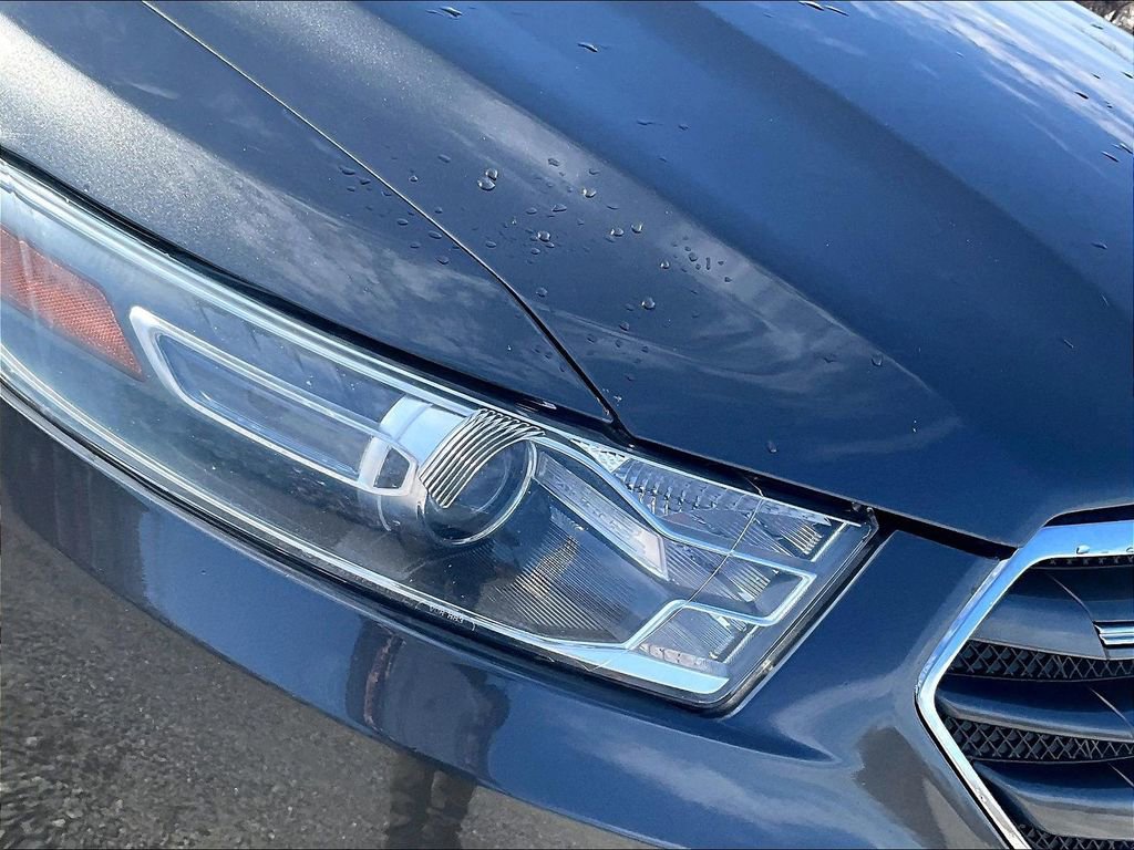 Used 2018 Ford Taurus Limited image 23