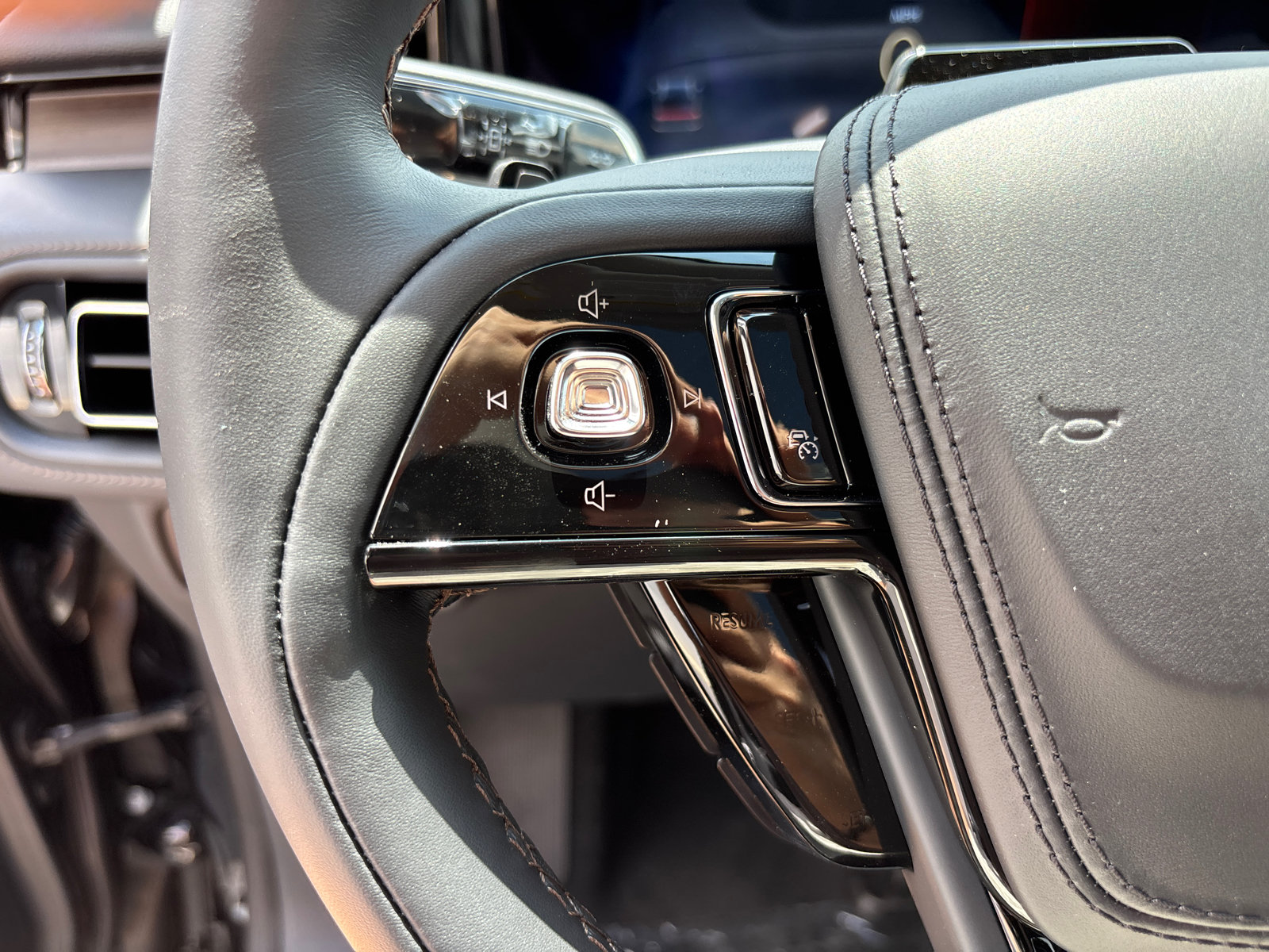 New 2026 Lincoln Aviator Reserve AWD/4WD image 17