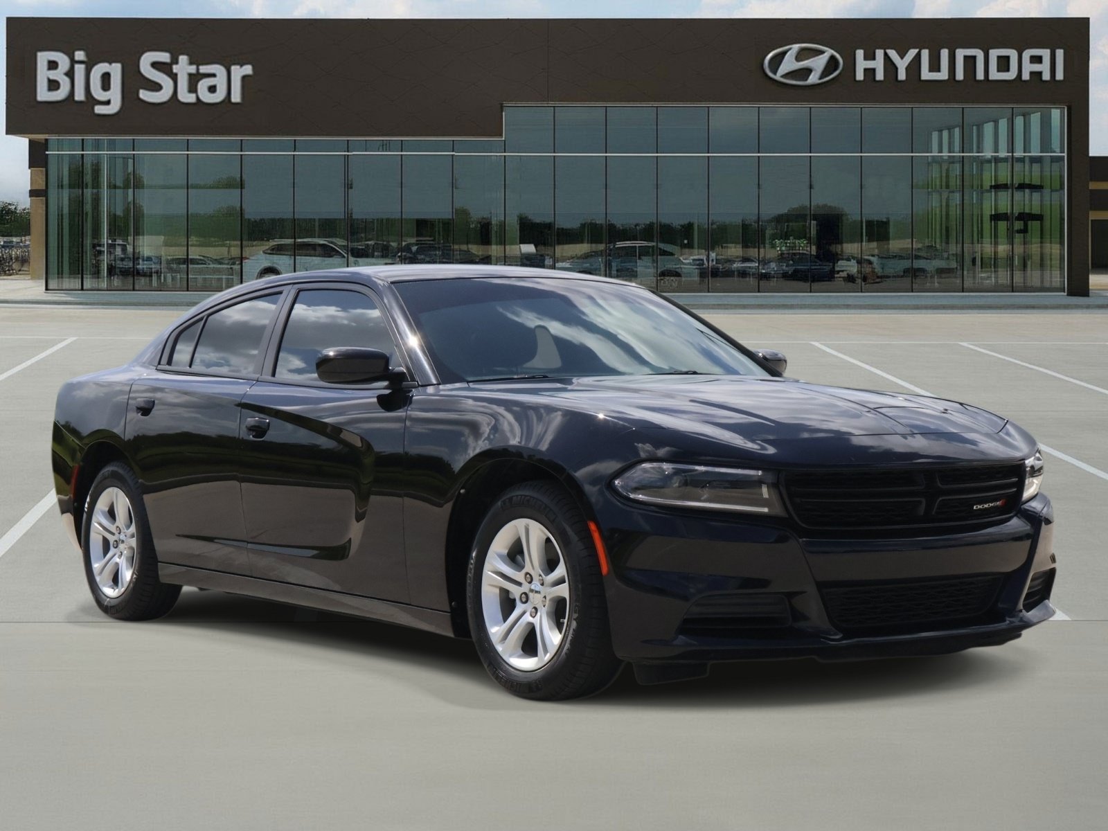 Used 2023 Dodge Charger SXT RWD image 6