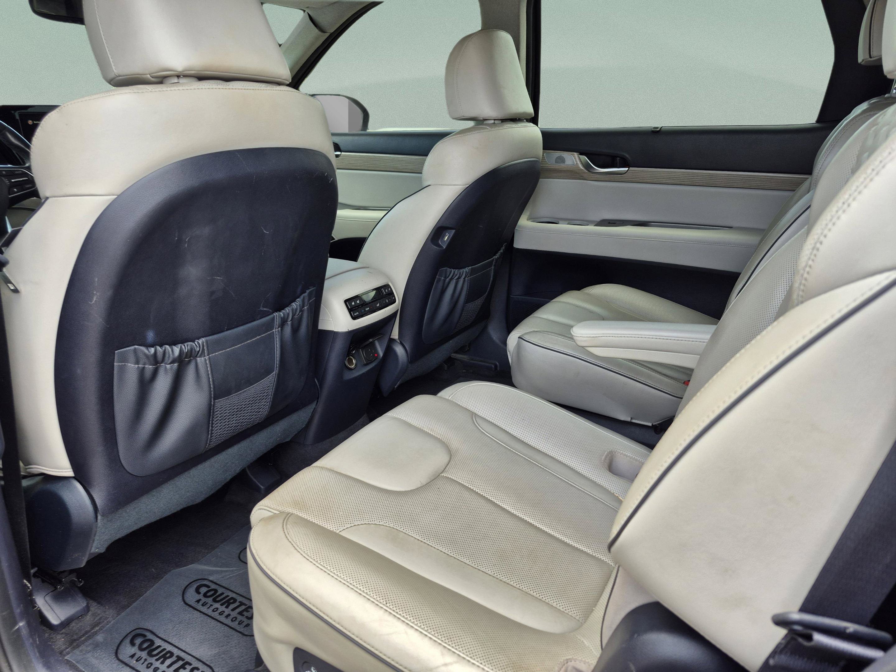 Used 2021 Hyundai Palisade Limited w/ Cargo Package FWD image 17