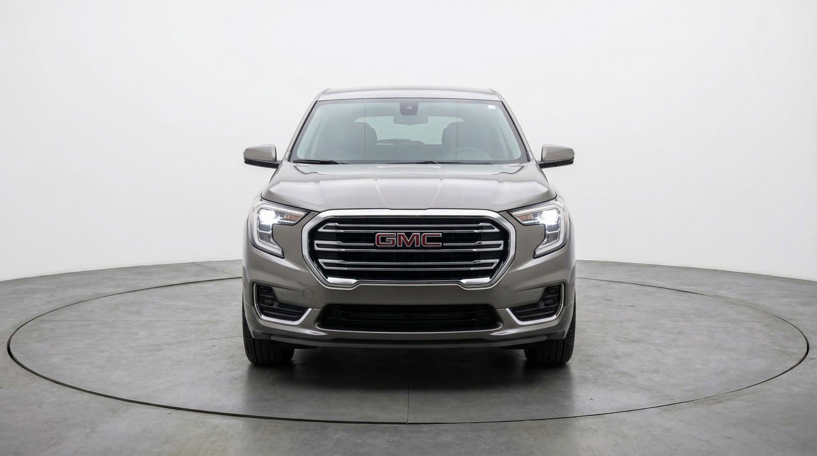 Used 2024 GMC Terrain SLT AWD/4WD image 2