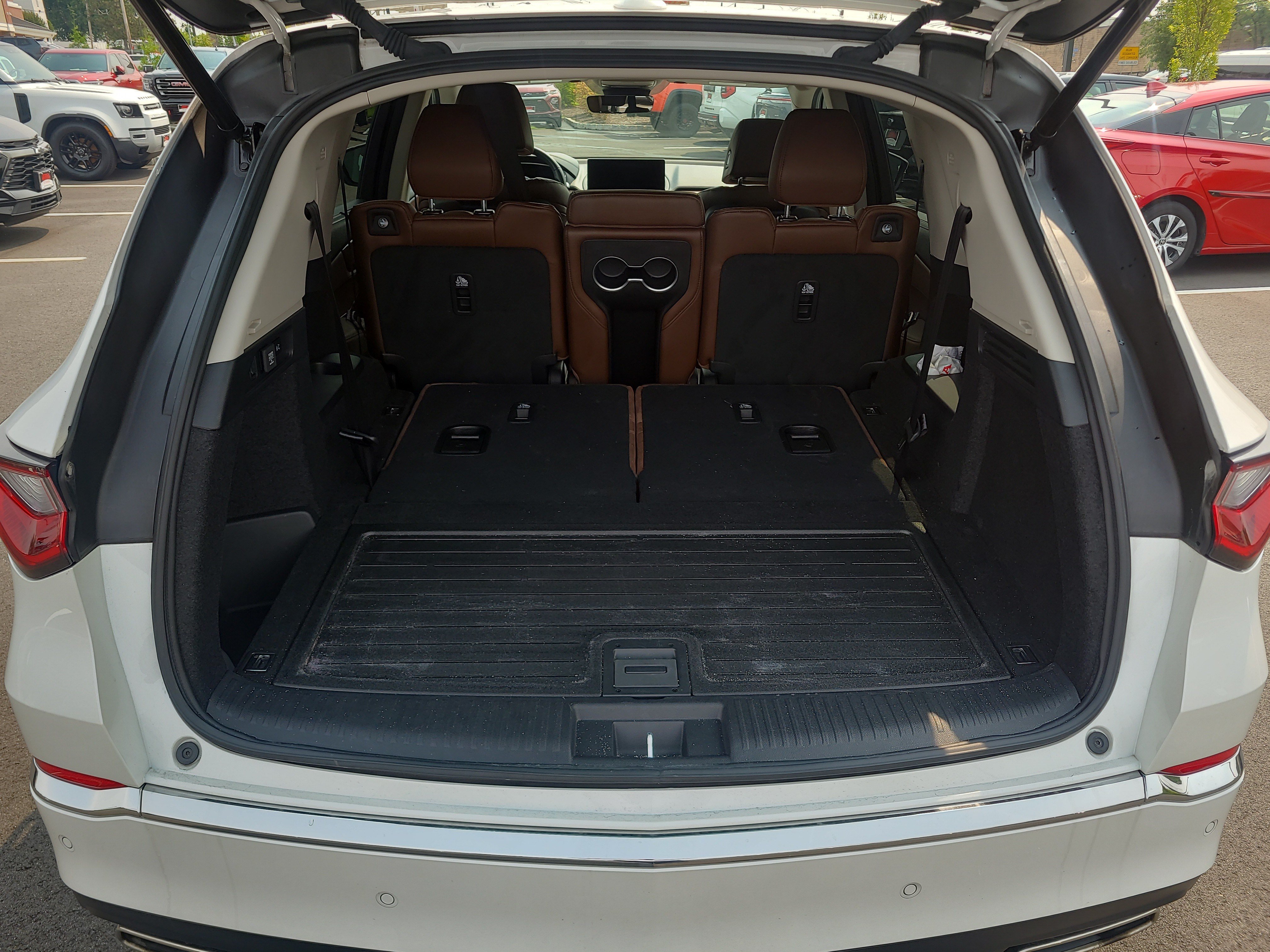 Used 2025 Acura MDX w/ Technology Package AWD/4WD image 30