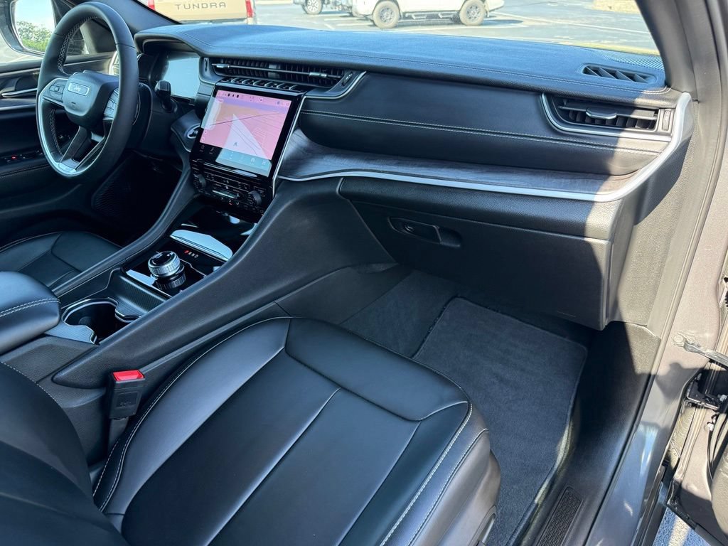 Used 2025 Jeep Grand Cherokee Limited RWD image 43