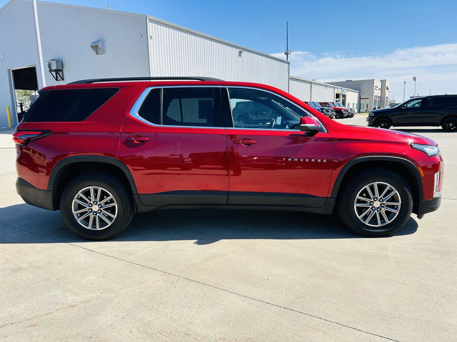 Used 2023 Chevrolet Traverse LT FWD image 42