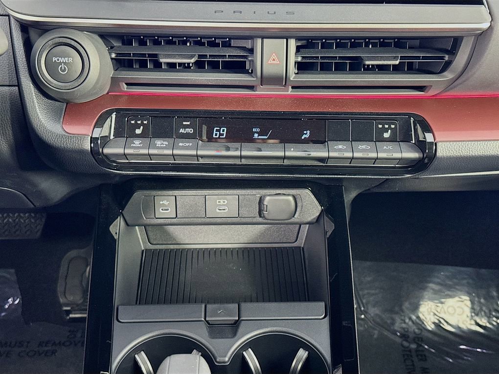 Used 2025 Toyota Prius Plug-In Hybrid image 18