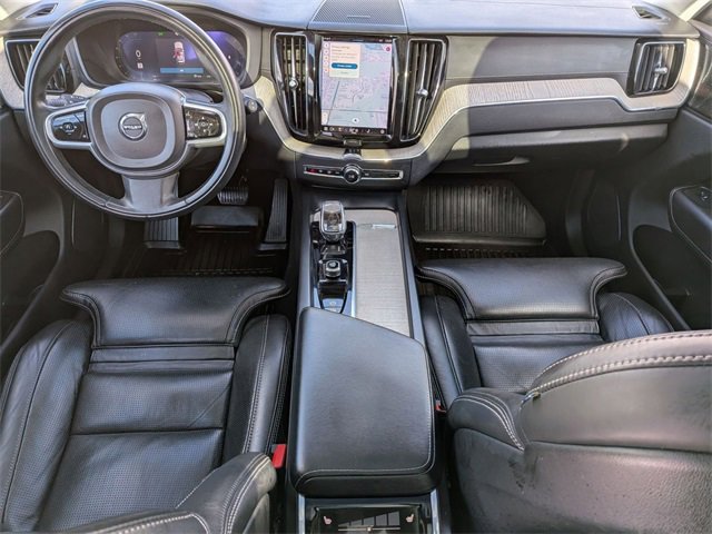 Used 2022 Volvo XC60 B5 Inscription image 28