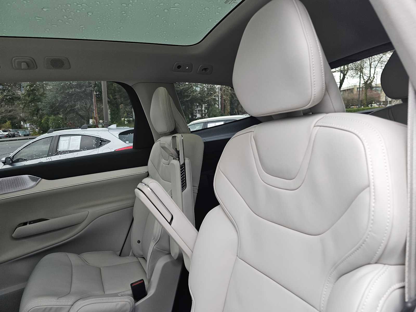 New 2026 Volvo EX90 Ultra image 18