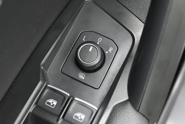 Used 2023 Volkswagen Tiguan SE FWD image 12