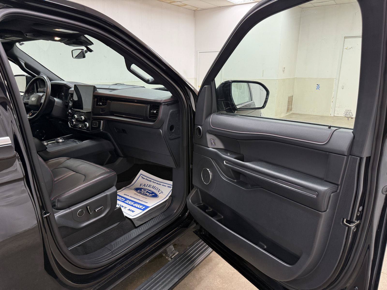 Used 2024 Ford Expedition Max Limited AWD/4WD image 33