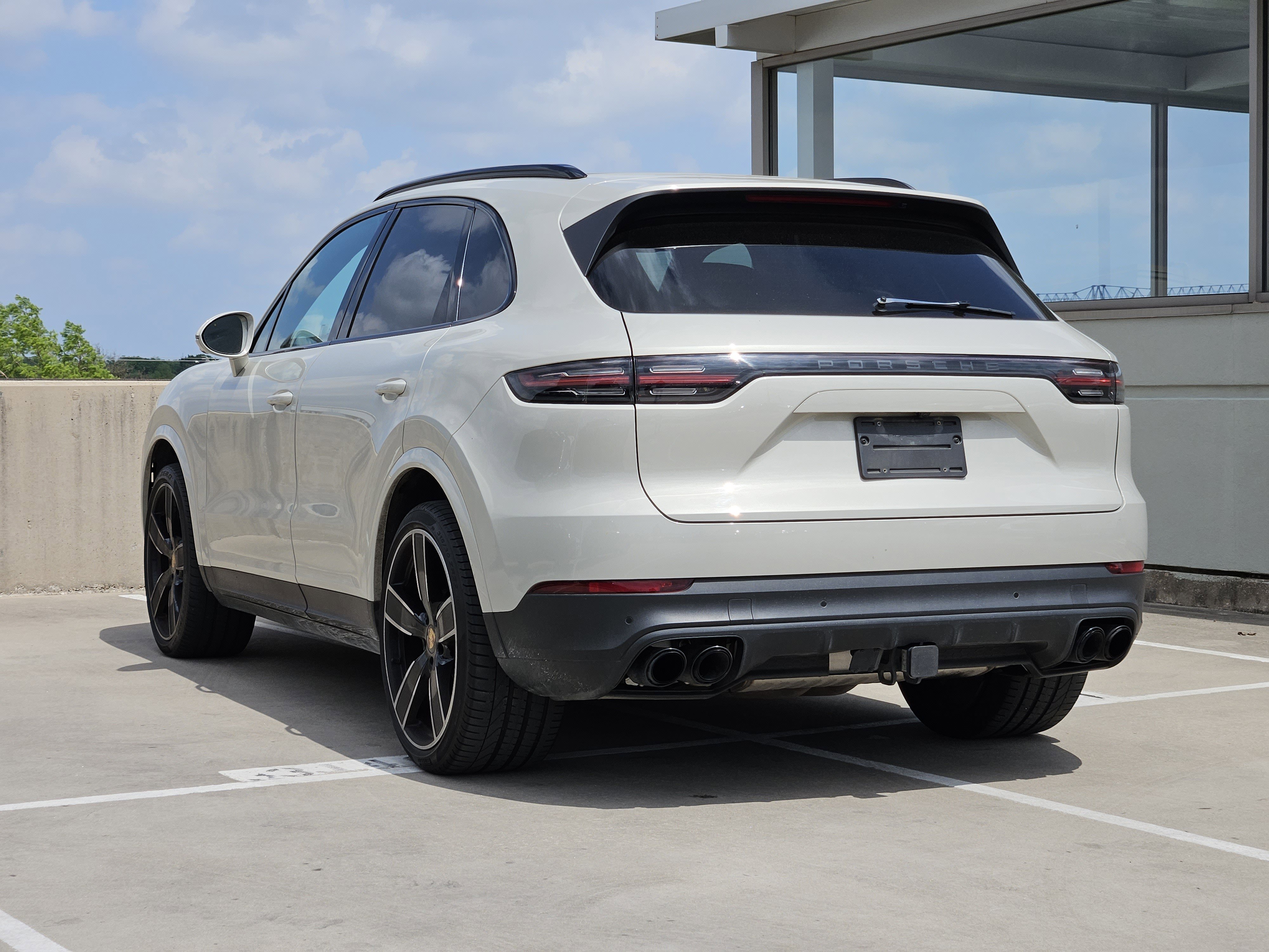 Certified 2023 Porsche Cayenne image 3