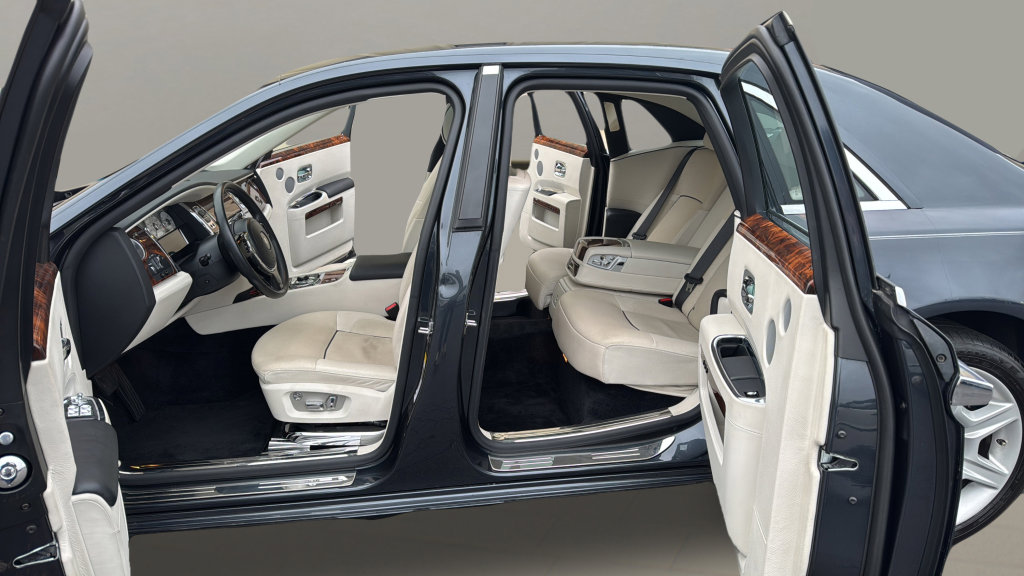 Used 2013 Rolls-Royce Ghost image 33