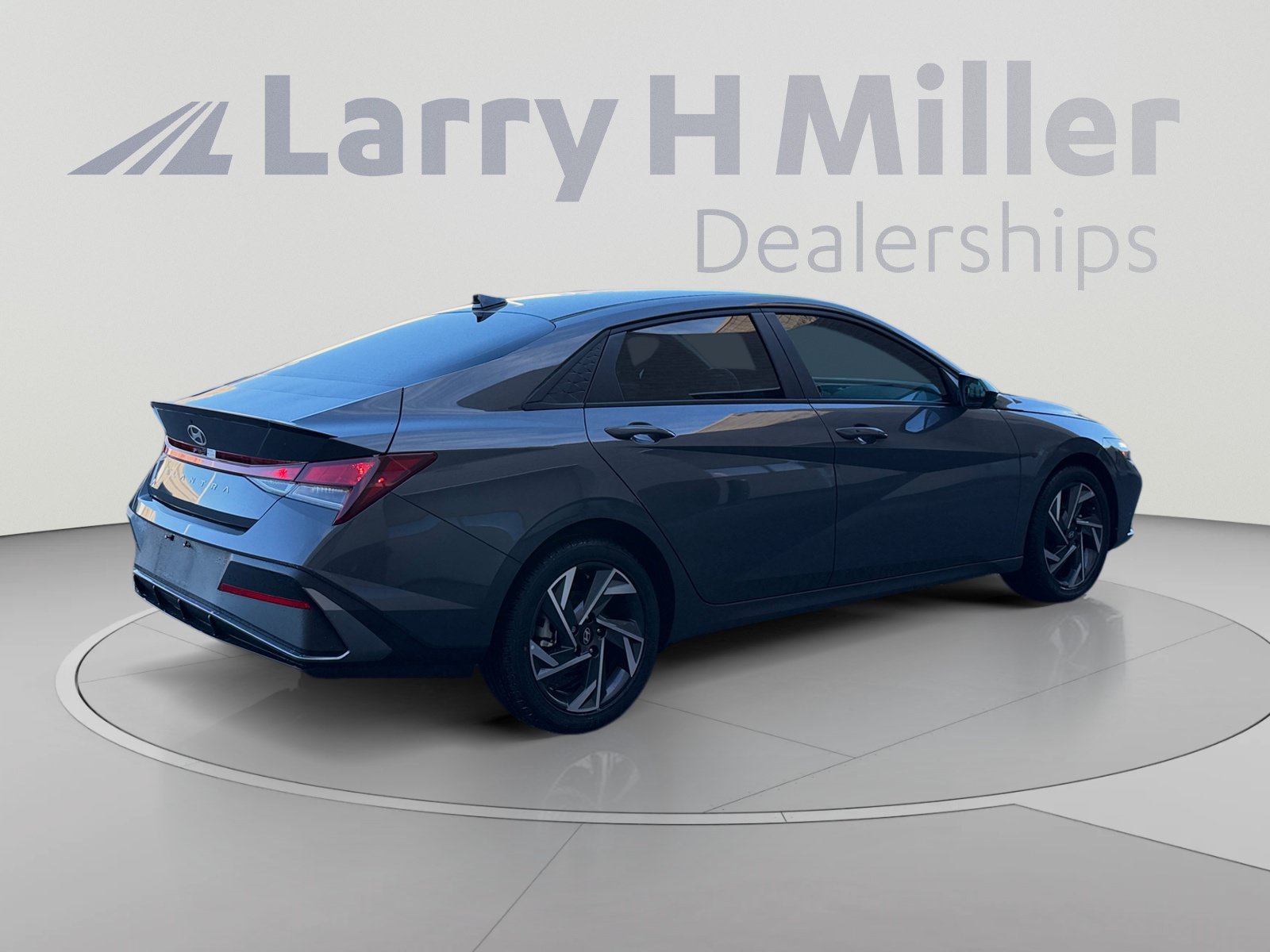 Certified 2025 Hyundai Elantra Sport FWD image 5