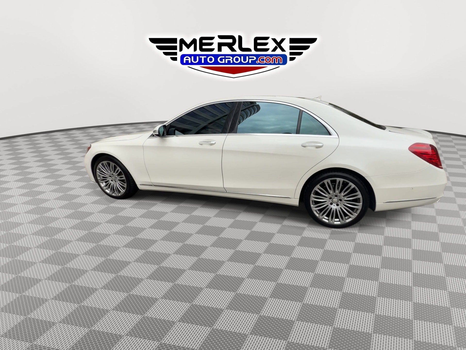 Used 2017 Mercedes-Benz S 550 Sedan image 6