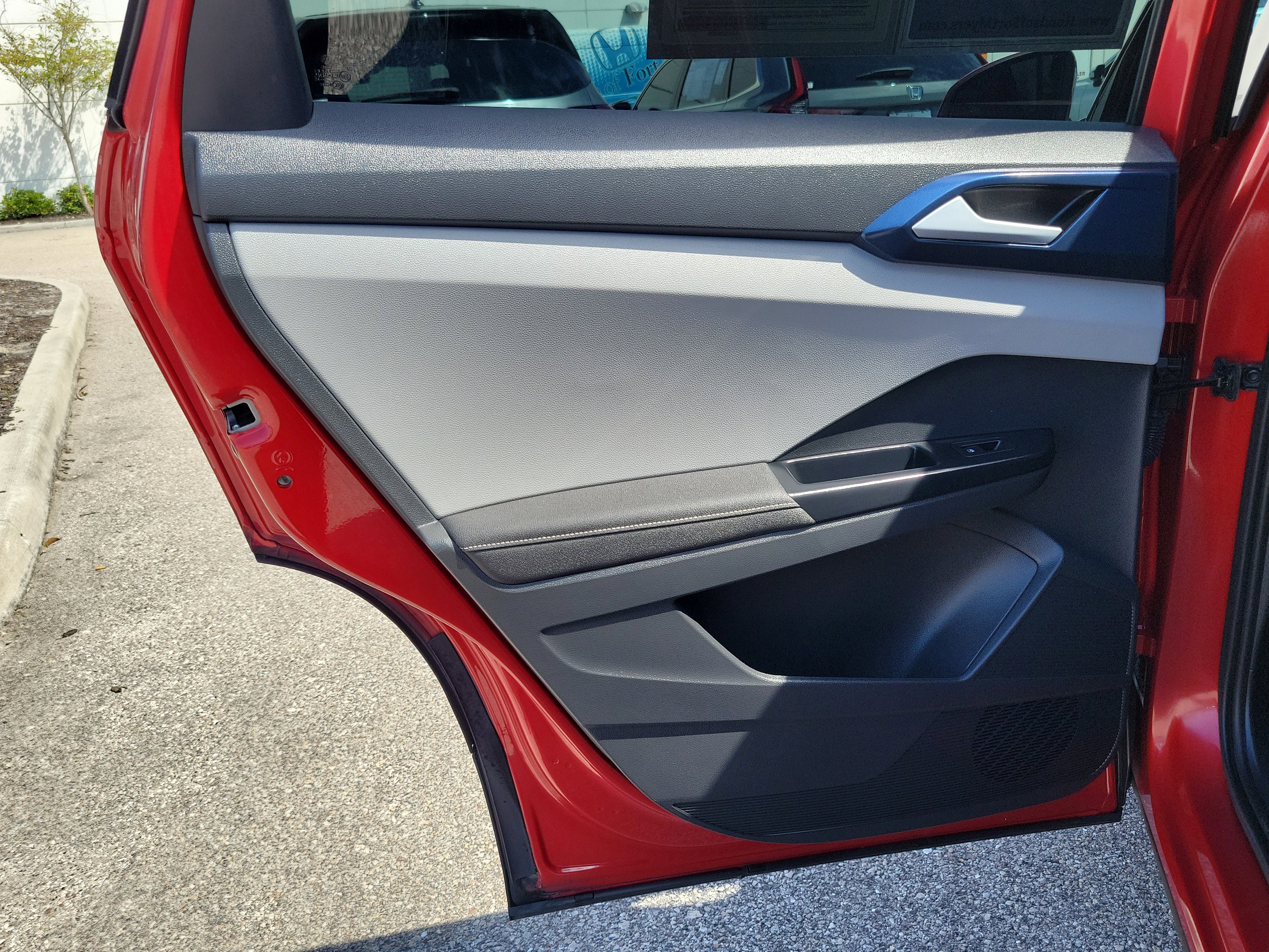 Used 2024 Volkswagen Taos SE FWD image 14