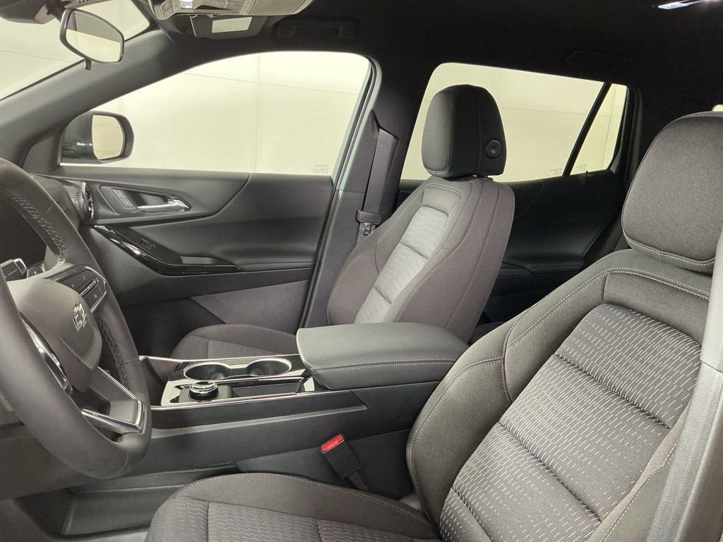 New 2026 Chevrolet Equinox LT w/ Midnight Edition AWD/4WD image 4