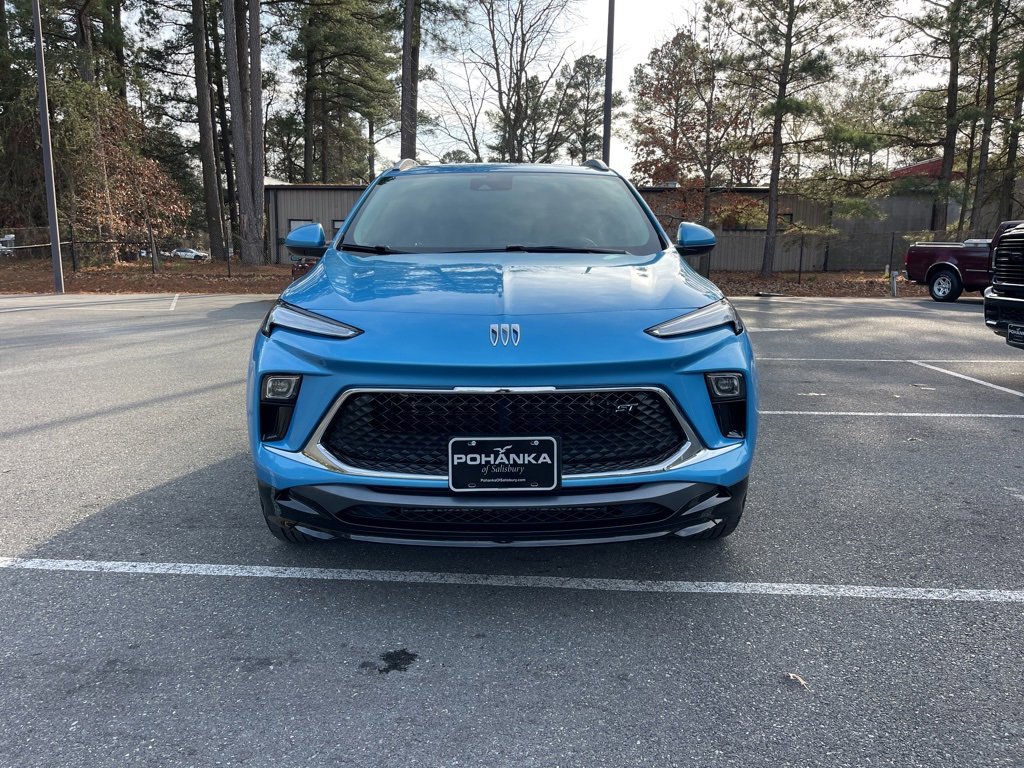 Used 2025 Buick Encore GX Sport Touring w/ Comfort Package image 3