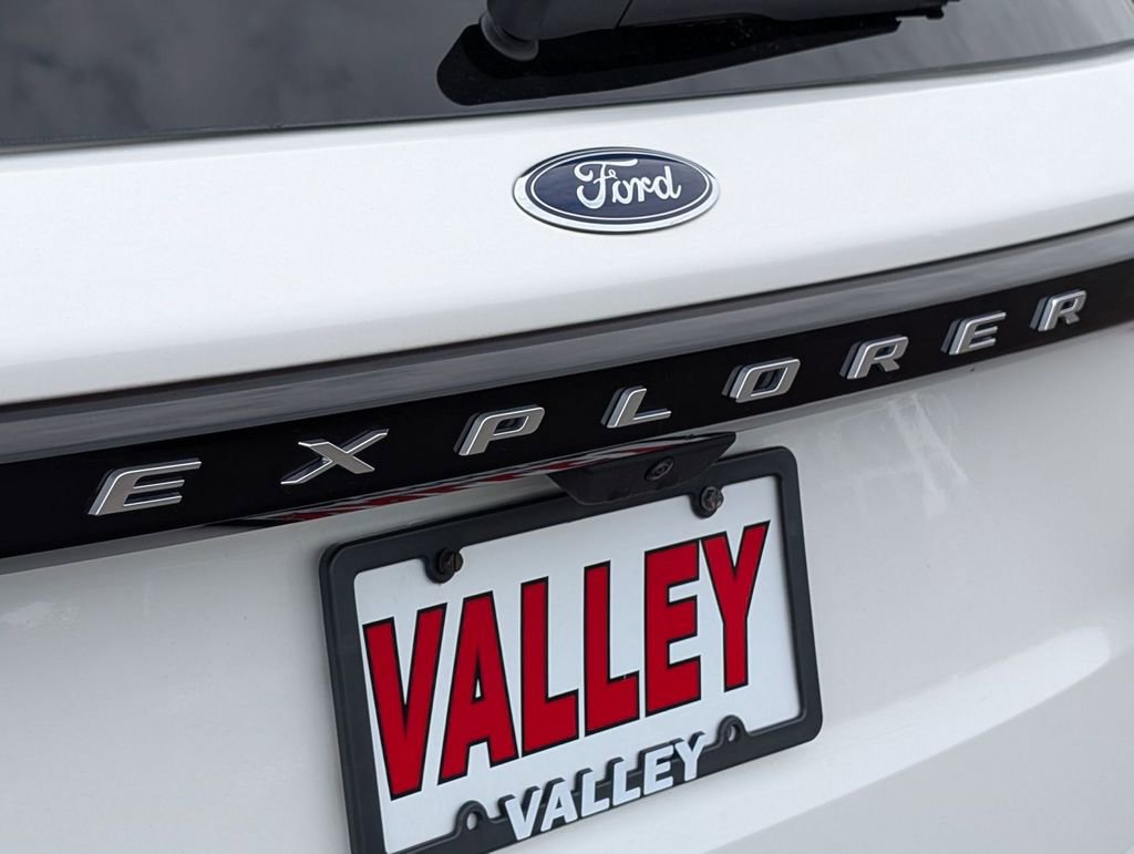 New 2025 Ford Explorer Active w/ Active Comfort Package image 13