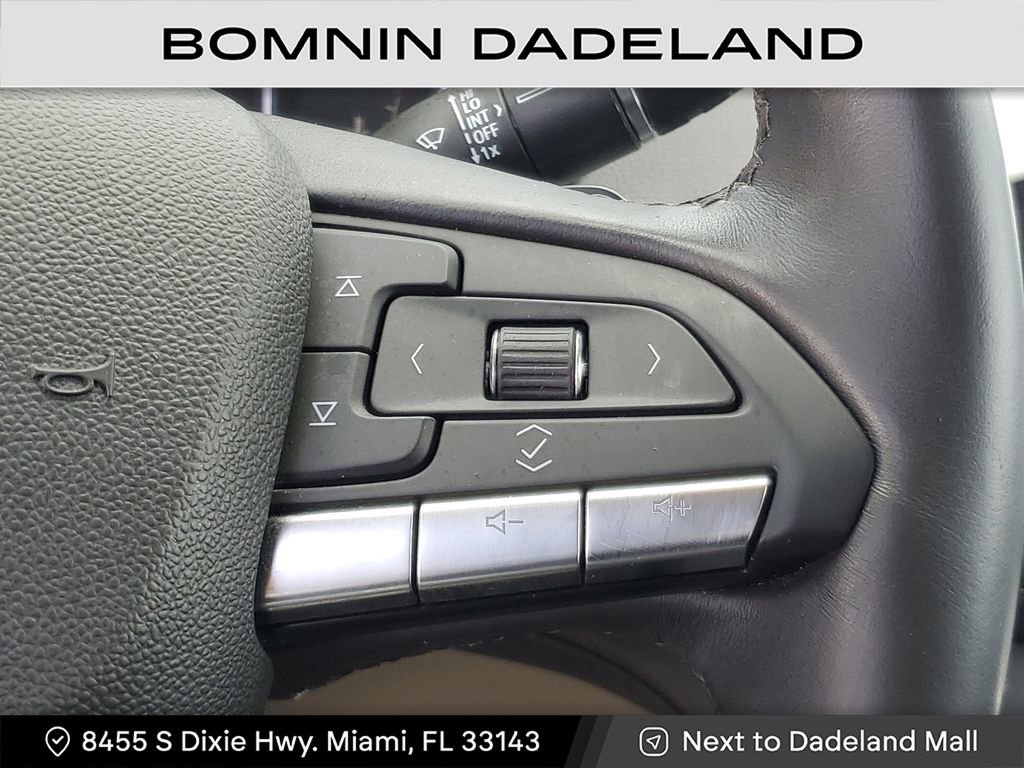 Used 2022 Cadillac XT4 Luxury w/ Driver Awareness Package image 20