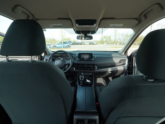 Used 2025 Nissan Rogue SV FWD image 24
