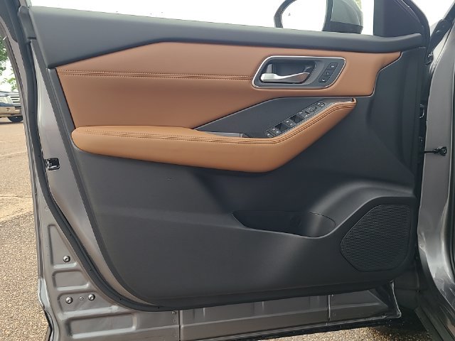 New 2026 Nissan Rogue Platinum AWD/4WD image 10