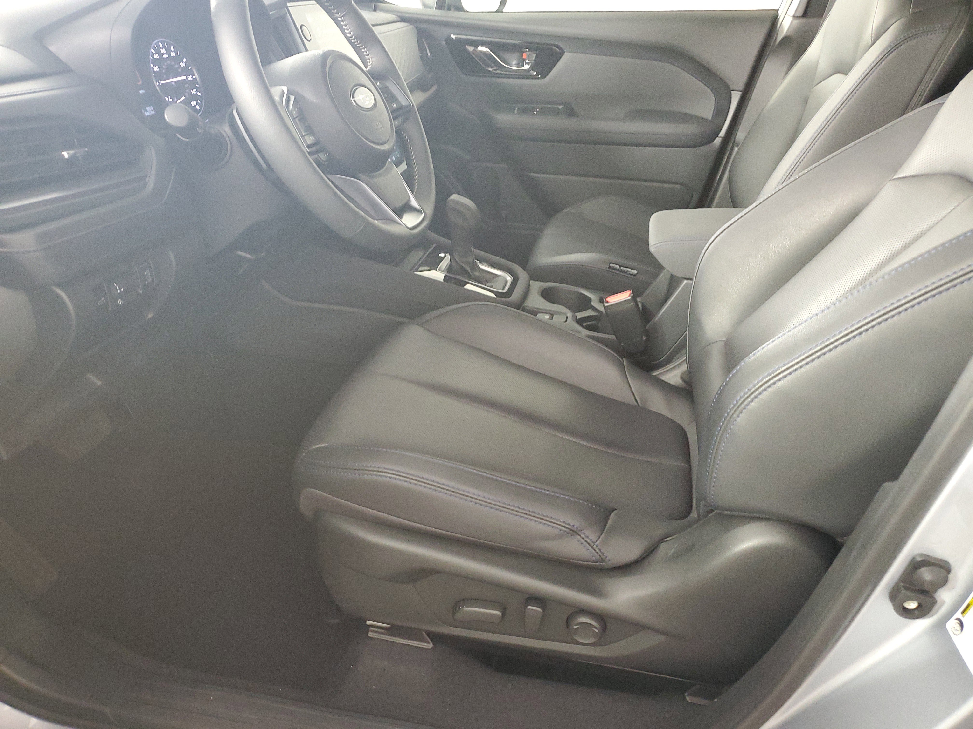 Used 2025 Subaru Forester Limited image 11