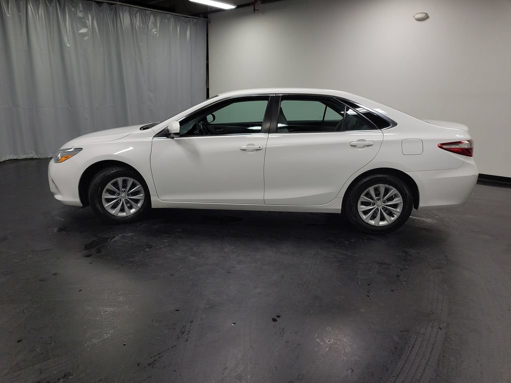 Used 2016 Toyota Camry LE FWD image 5