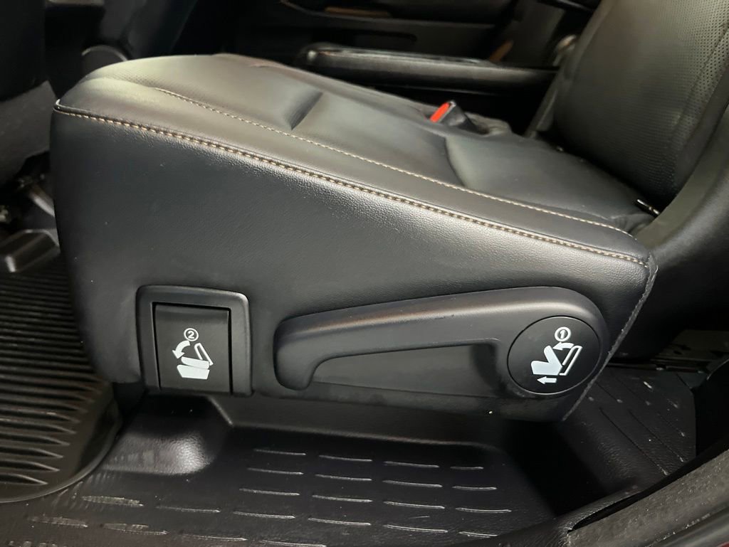 Used 2018 Toyota Highlander Limited Platinum AWD/4WD image 48