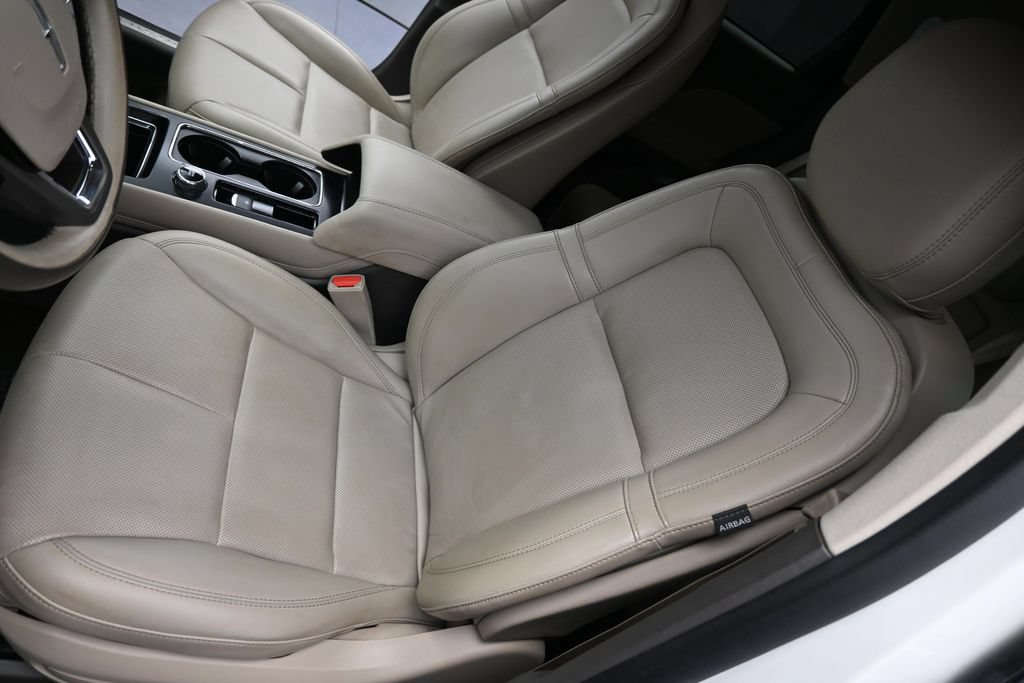Used 2020 Lincoln Corsair AWD w/ Equipment Group 101A image 11
