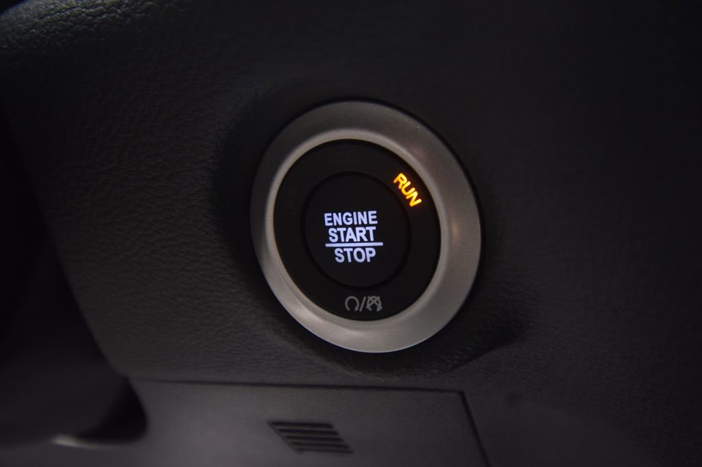 New 2025 Chrysler Pacifica Select image 20