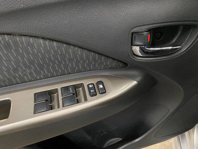 Used 2009 Toyota Yaris S FWD image 11