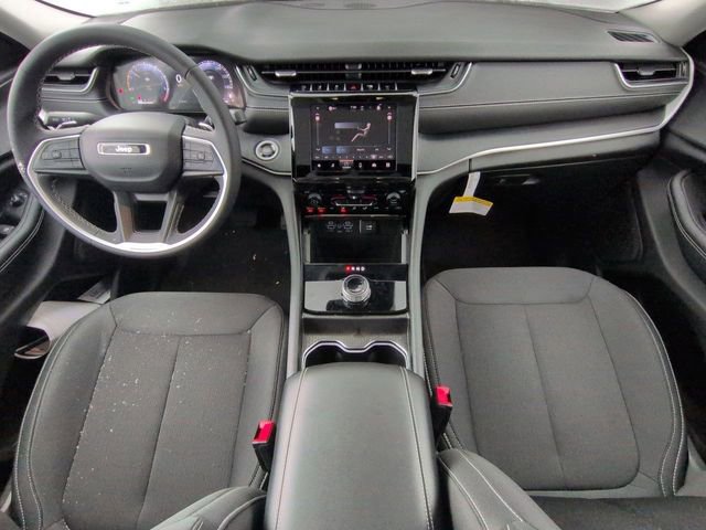 Used 2024 Jeep Grand Cherokee Laredo X image 23