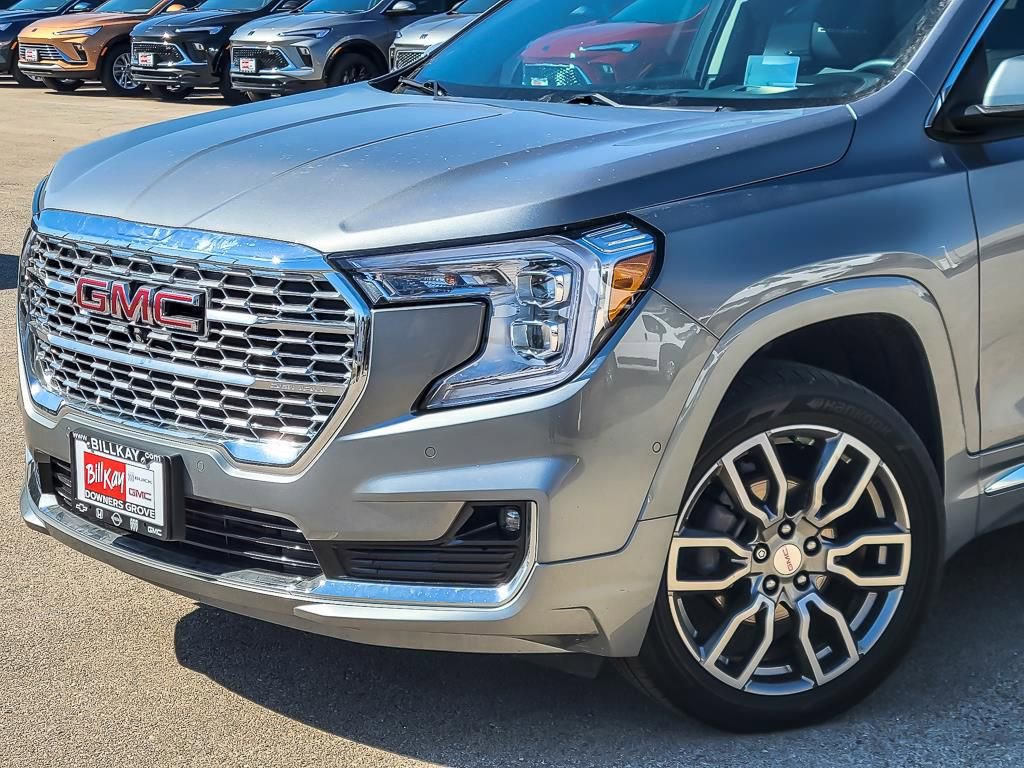 Used 2024 GMC Terrain Denali w/ Denali Premium Package image 3